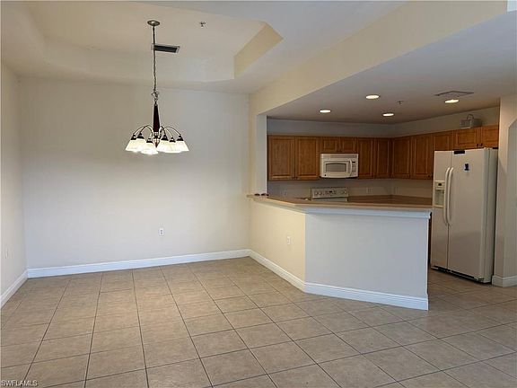5th image of 3973 Pomodoro Cir Unit 304