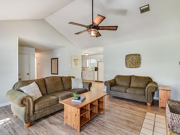 5th image of 108 Southfork Dr