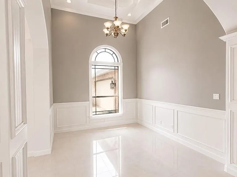 5633 Rustic Manor Dr — Photo 2