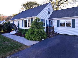 21 Tucker Rd, Smithfield, RI 02828