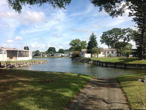 Water View from Cul-de-sac