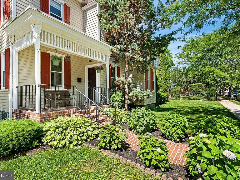 1419 Hamilton St — Photo 2