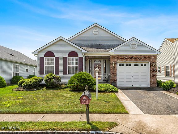 2nd image of 8 Cardigan Drive