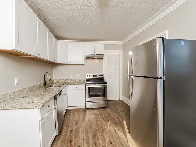 619121_022_kitchen_13412251.jpg