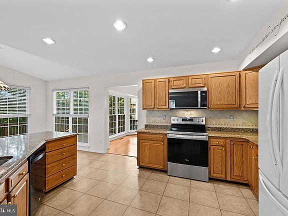 4th image of 1543 Sappington Dr