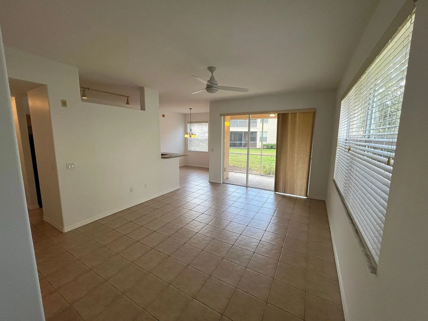 Your Florida Oasis Awaits 3 Bed, 2 Bath Luxury Condo in Venice! — Photo 3