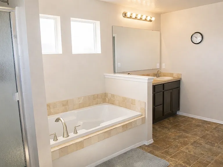 645 SW Miner St — Photo 12