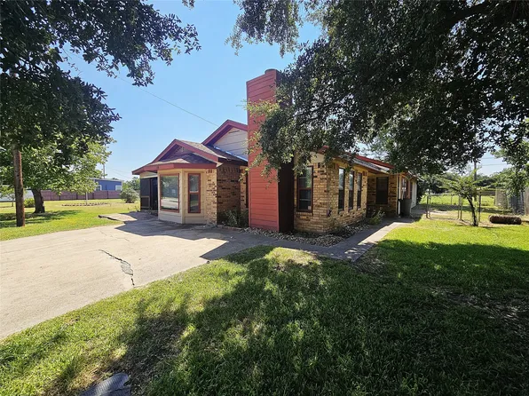 710 Cherry Dr, Groesbeck, TX 76642