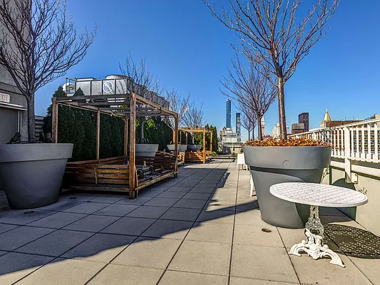 Sold by Nest Seekers International | media 6