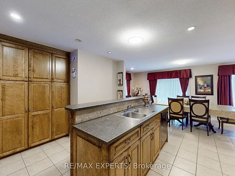 3180 Fleming Blvd — Photo 12