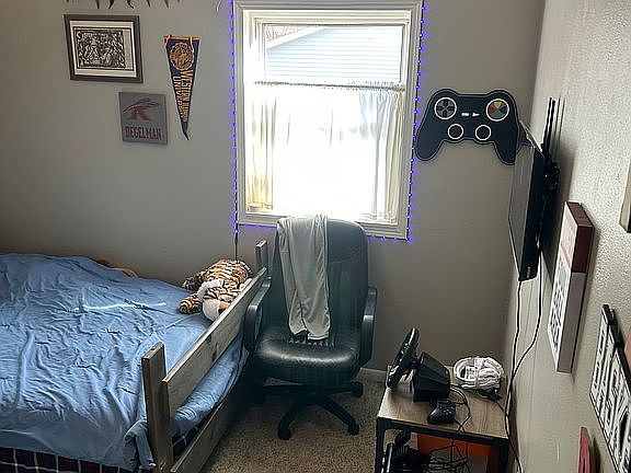 bedroom 1 (212 unit)