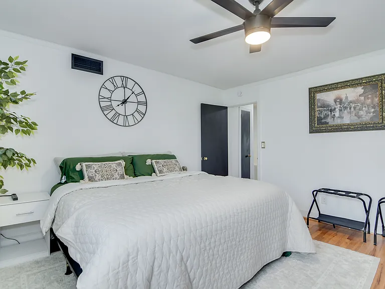 822 W Woodlawn Ave — Photo 15