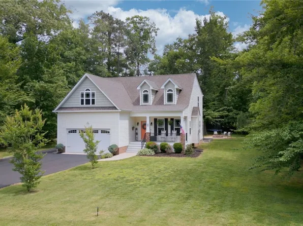 10335 Deerlake Dr, New Kent, VA 23124