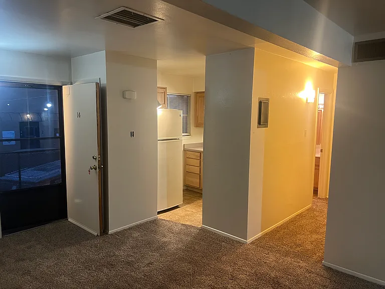 8328 Comanche Rd NE — Photo 10