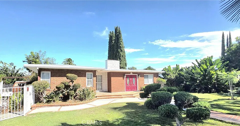 9381 Nichols Dr
