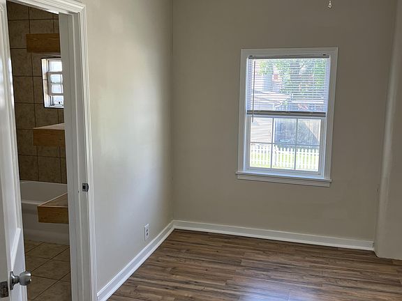 4th image of 104 N Niles St #2