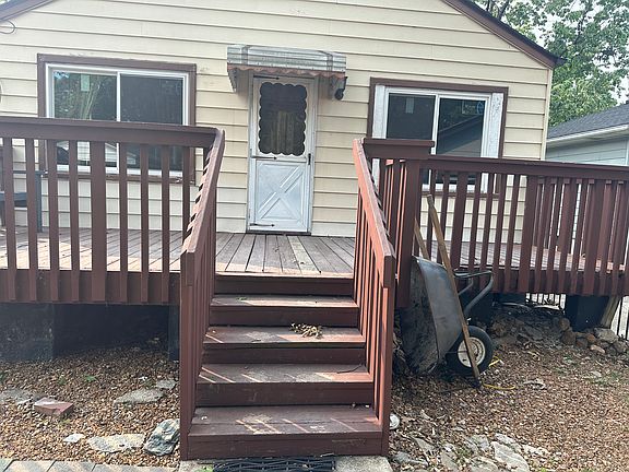 5th image of 2916 Washington Ave