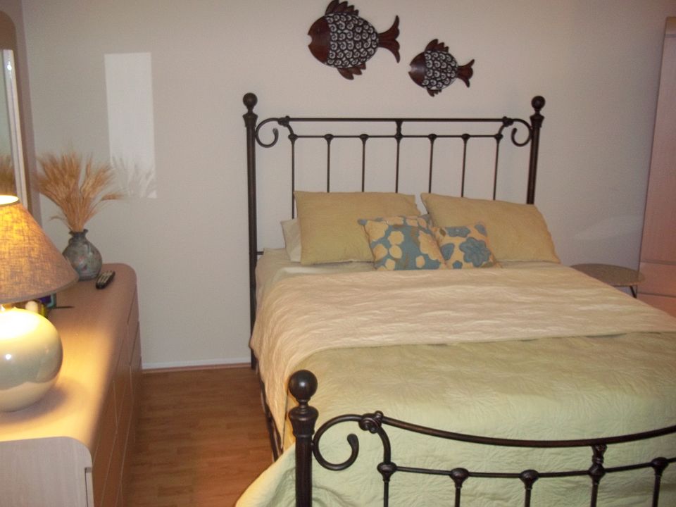 Bedroom with Queen Bed
