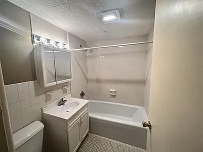 713 W Church St — Photo 13