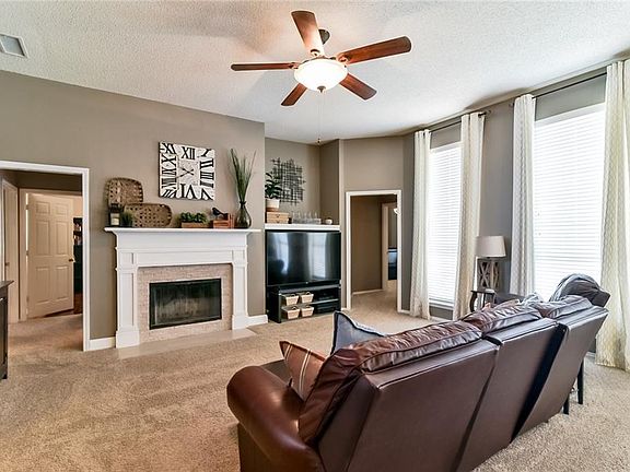 3rd image of 3709 Staghorn Cir N