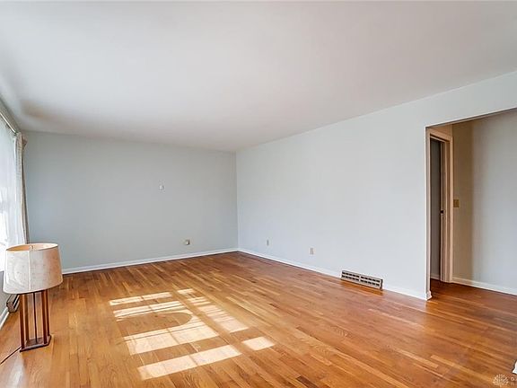 3rd image of 221 Hall Ave