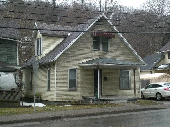 1134 E 2nd St, Oil City, PA 16301