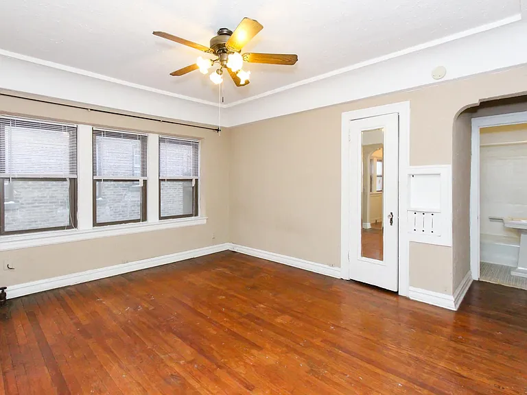 2753 Euclid Heights Blvd — Photo 2