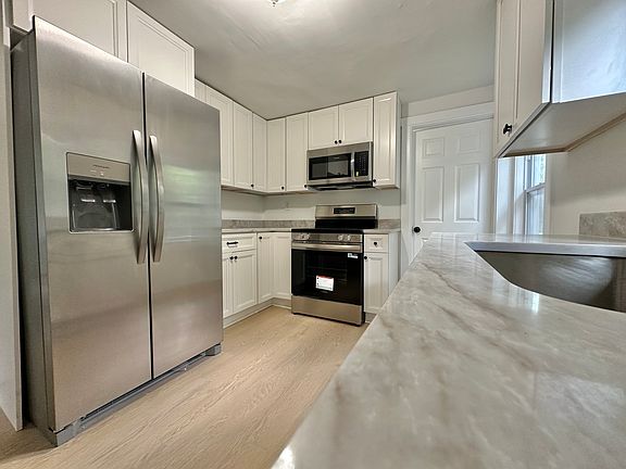 5th image of 1021 Park Ave