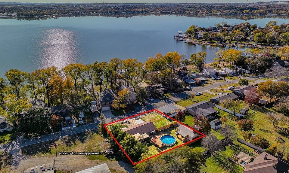 1st image of 1602 E Lake Dr