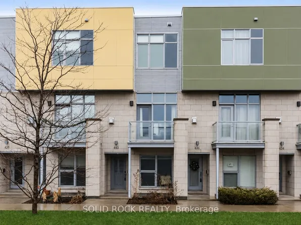 63 Young St #D, Ottawa, ON K1S 5T5