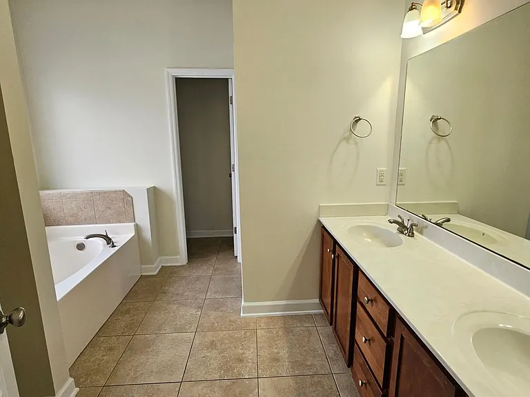 202 Winson Green Ln — Photo 13