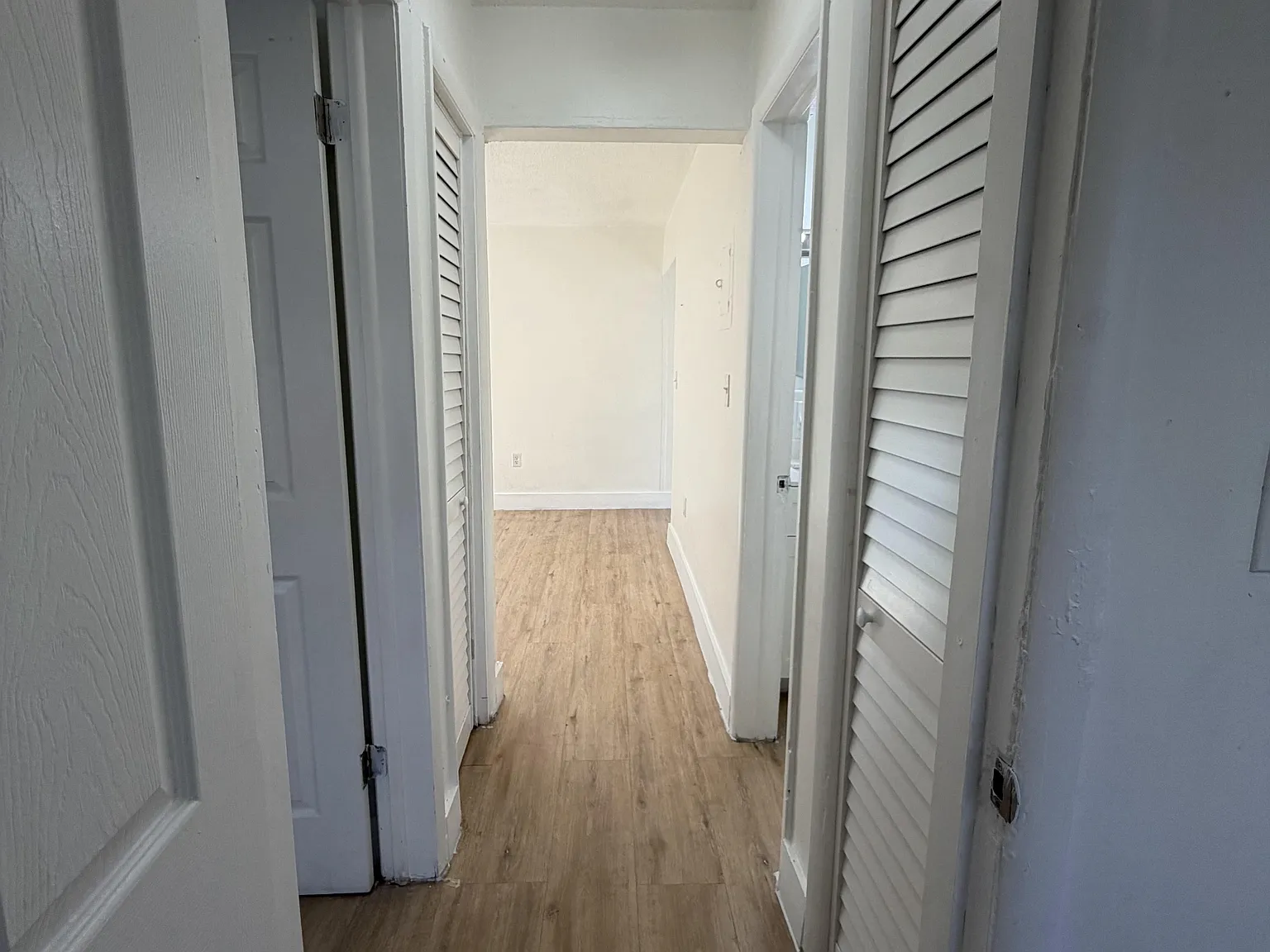 434 Southwest 6th Street - 6 — Photo 2