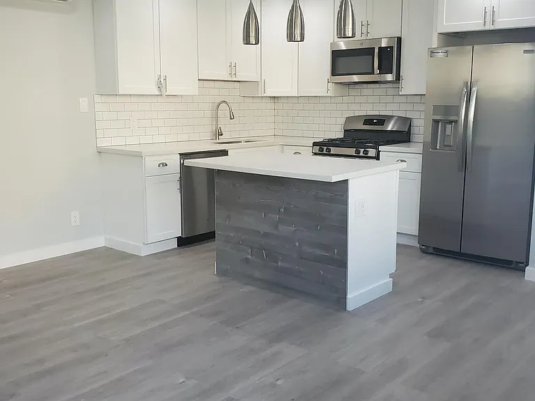 8616 Holloway Dr #19 — Photo 2