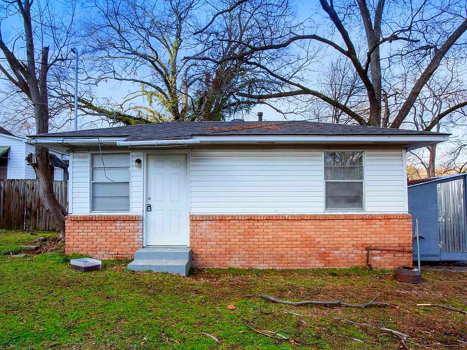 2410 1/2 Division St