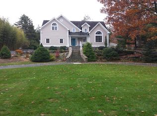 34 Hettiefred Rd, Greenwich, CT 06831