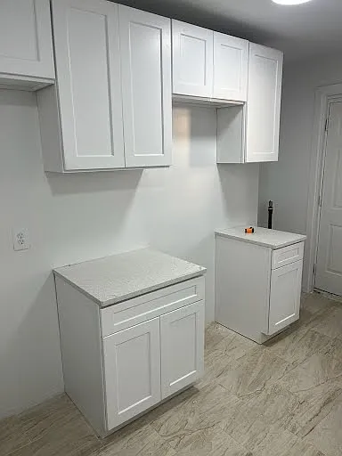 Building Photo - 90 Vark St #5E