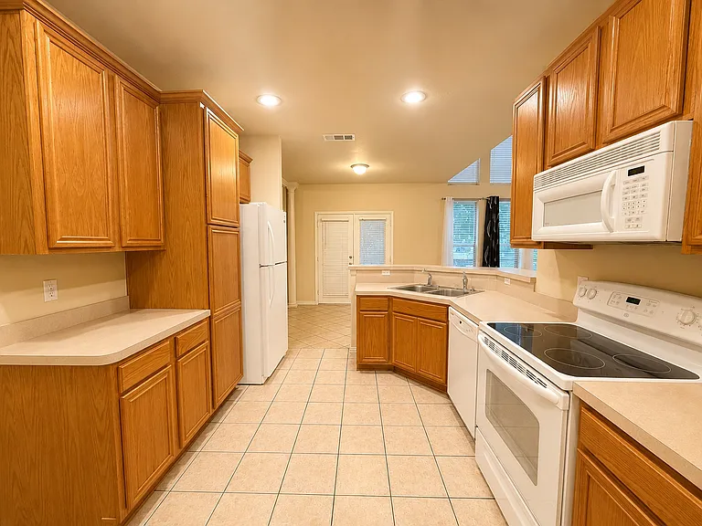 9929 Dryden Ln — Photo 7