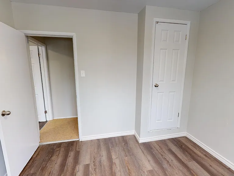 1 Court Ln — Photo 44