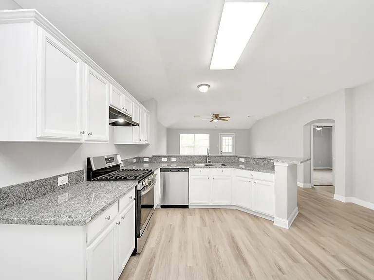 19618 Beachy Ct — Photo 11