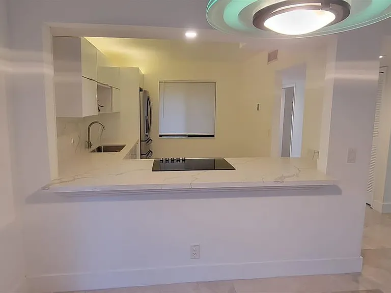 409 Lakeview Dr #104 — Photo 9