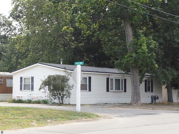 2nd image of 800 Briar Hill Ln