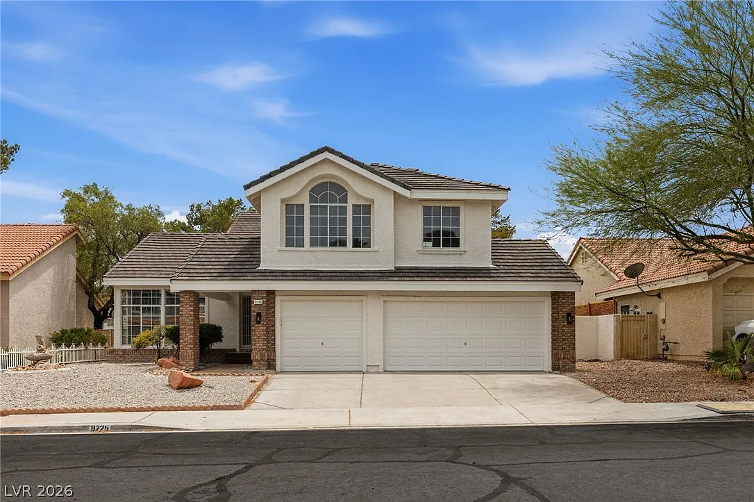 6 bed, 3.0 bath, 2730 sqft, $3,950 — Photo 1