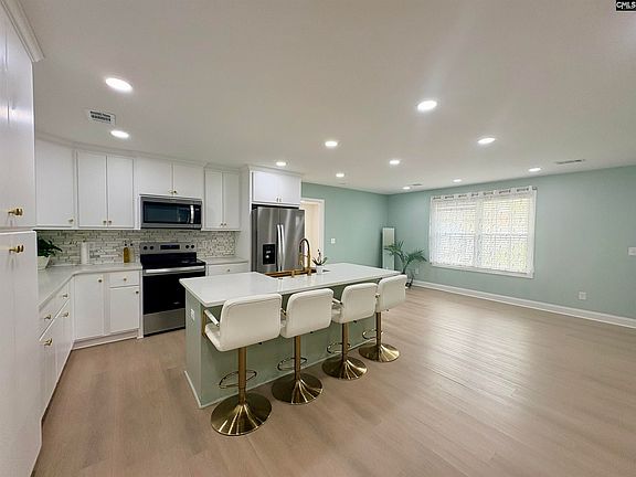 4th image of 608 Old Edgefield Rd