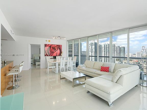 5th image of 465 Brickell Ave APT 2702