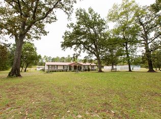 220 Beauty Spot Ln, Red Springs, NC 28377