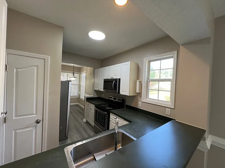7706 Astoria Pl — Photo 10