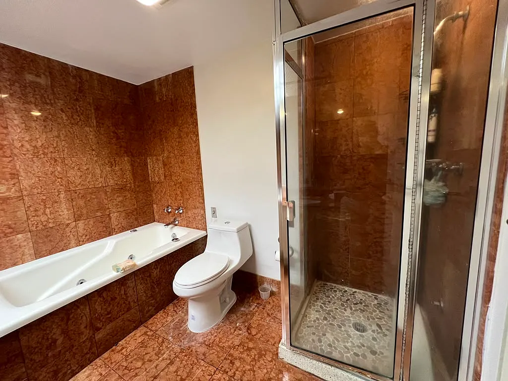 2 bed, 2.5 bath, 1200 sqft, $5,100 — Photo 4