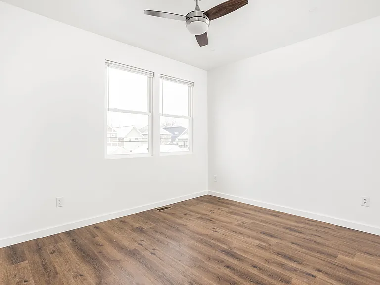 2120.5 Broadway St — Photo 7