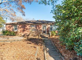 304 Lakeside St, Suffolk, VA 23434