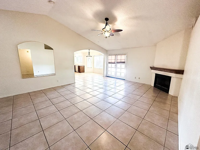 3555 W 15th Ln — Photo 8